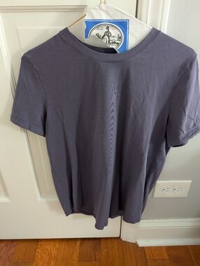 Lululemon Love Crew Shirt Size 6
